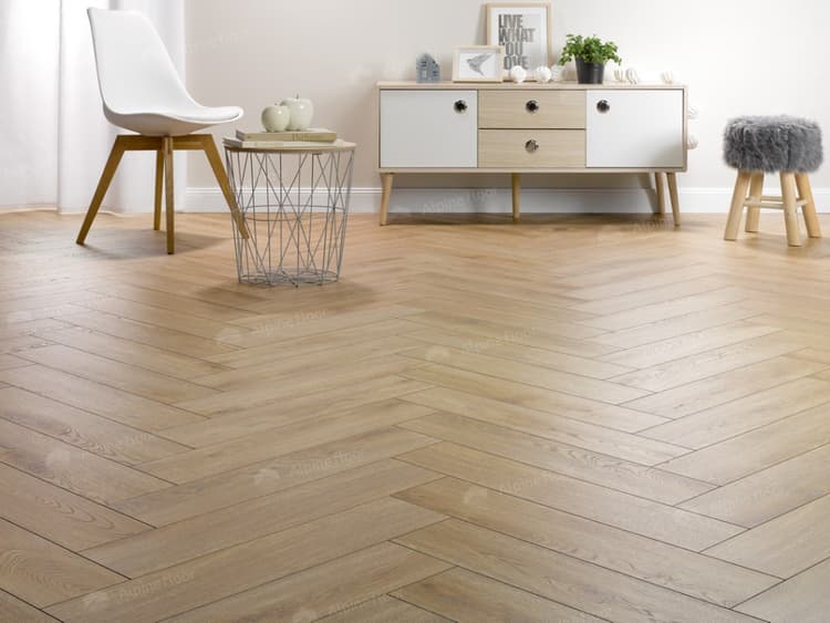 Herringbone 8 BR Cajun Oak