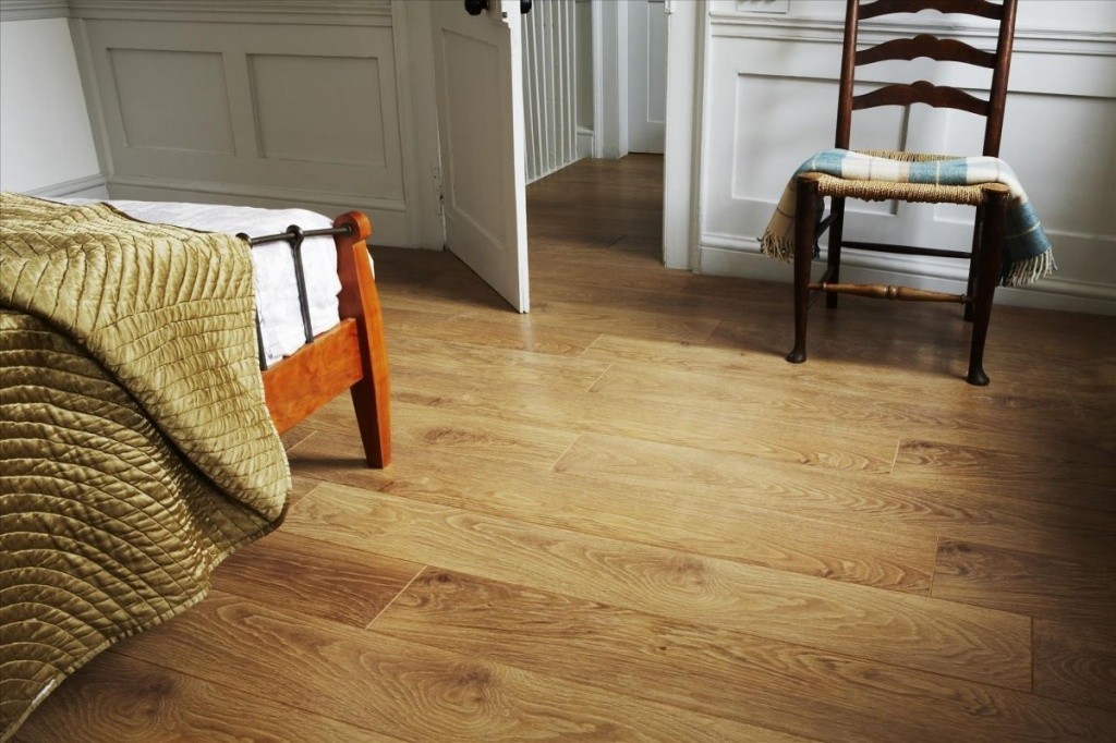 20-everyday-wood-laminate-flooring-inside-your-home-team-r4v-wood-laminate-flooring-l-e22a61b015da9989.jpg
